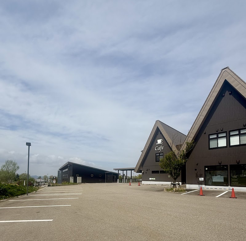 南砺市クリエイタープラザ 桜クリエ