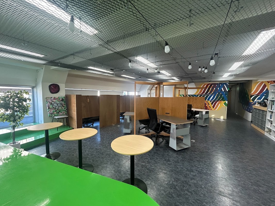 M.A.D.center（コワーキング／会議室／テレワーク）