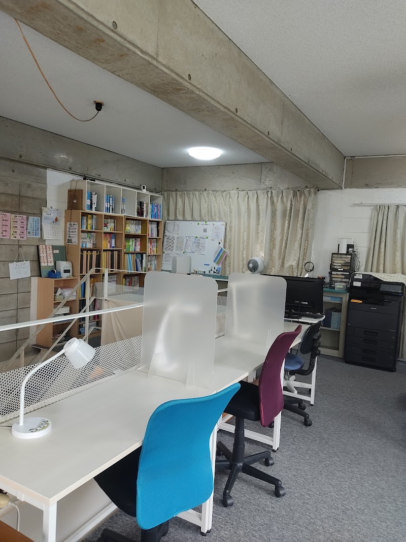 学舎QUEST (がくしゃクエスト) 個別対応塾【宜野湾市大山】