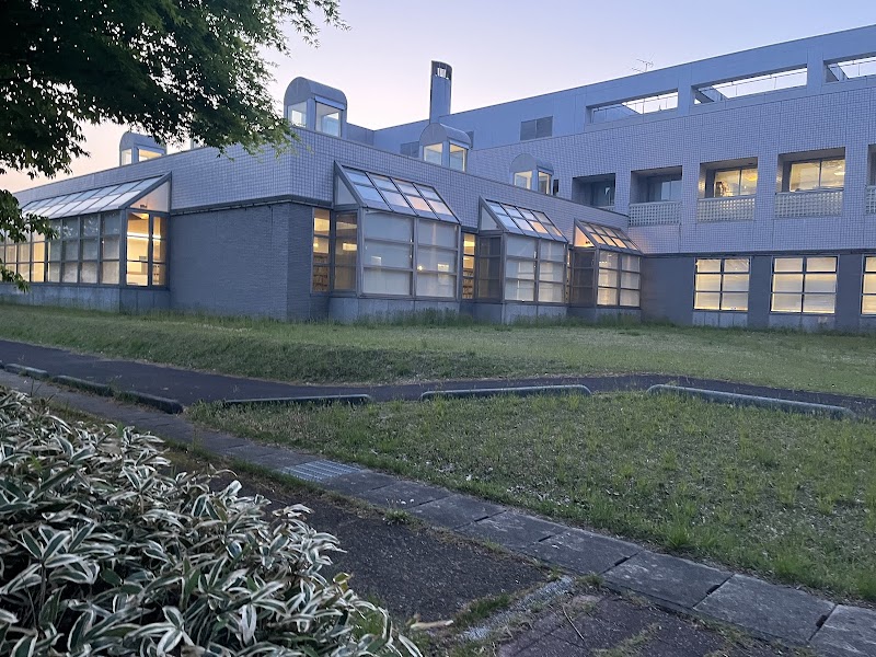 尾花沢市学習情報センター･悠美館