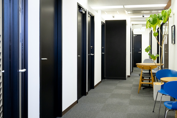 シェアオフィス２４