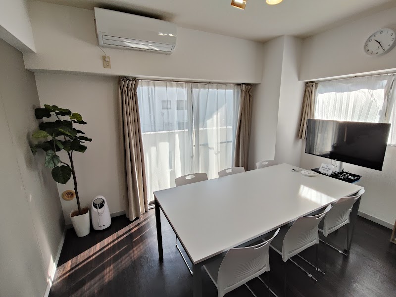 お気軽貸会議室ワークスペースMOE（モエ）会議場 貸しスペース レンタルスペース レンタルルーム 個室 作業スペース ワークショップ 対面キッチン