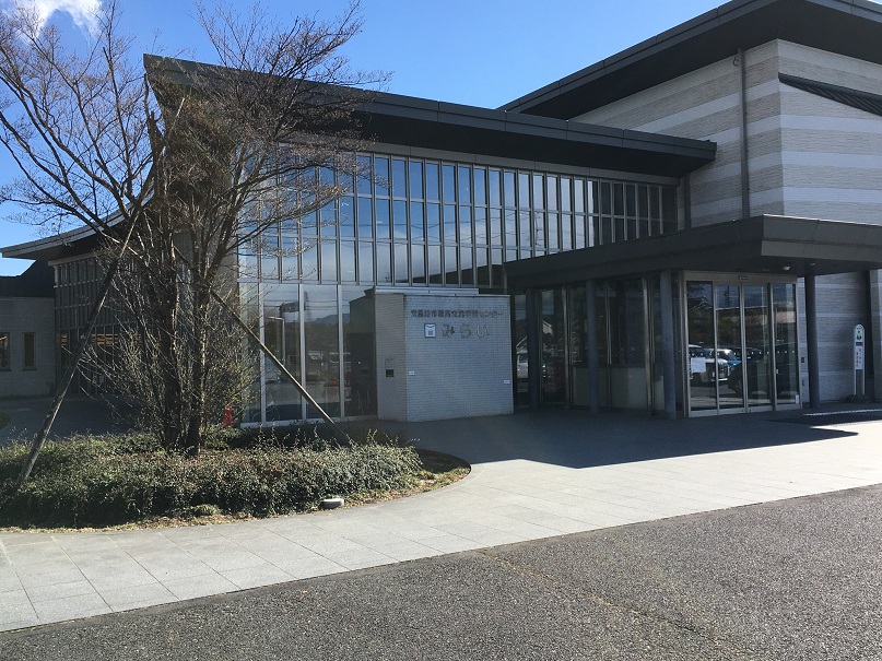 安曇野市中央図書館