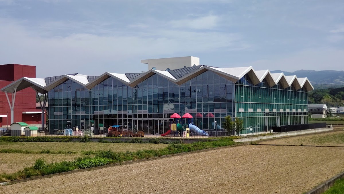 かんなみ知恵の和館 (函南町立図書館)