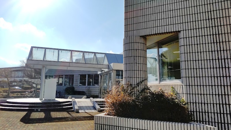 西都市立図書館