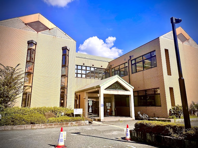 大和高田市立図書館