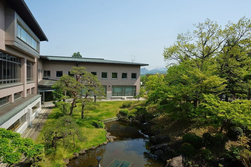 山形県立図書館
