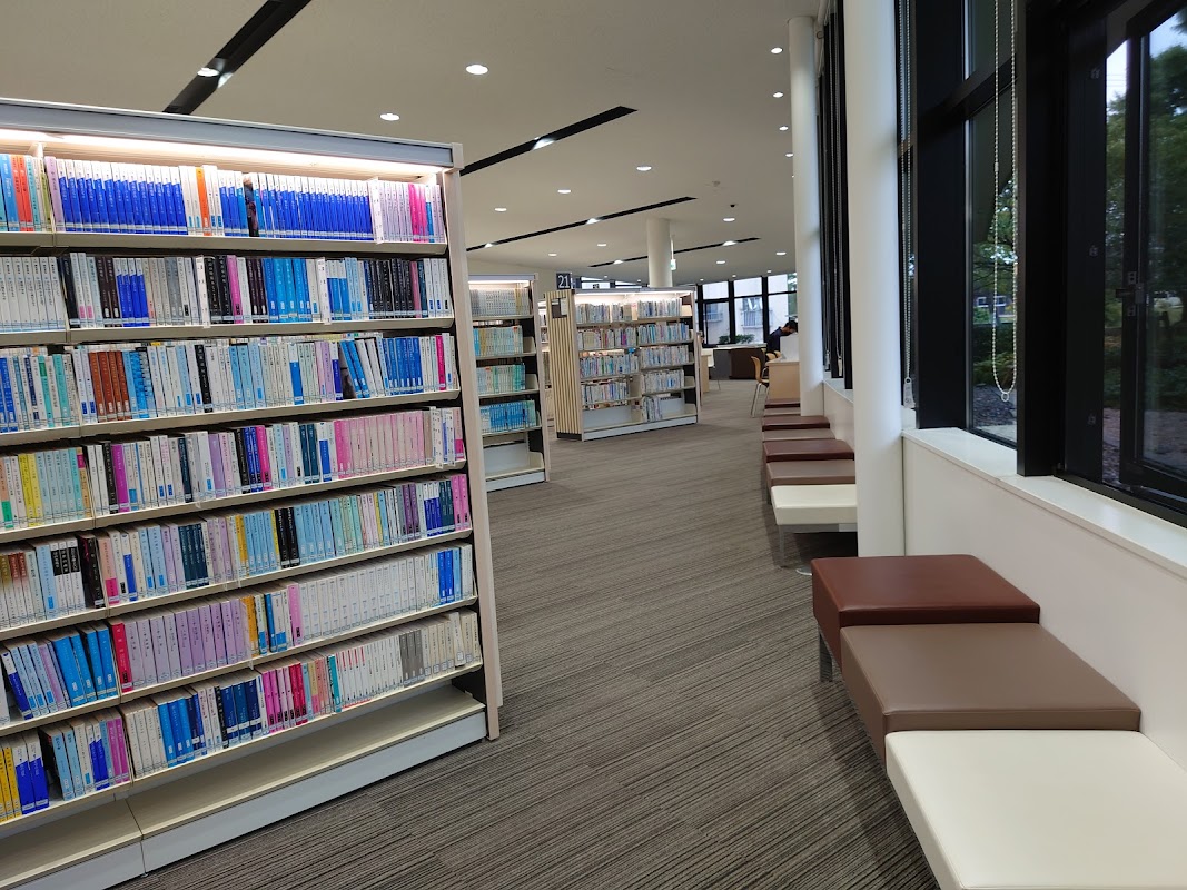 新津図書館