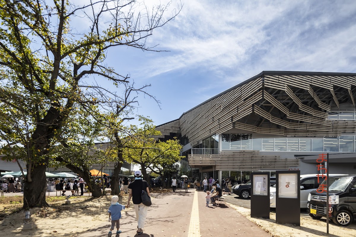 図書館等複合施設まちやま