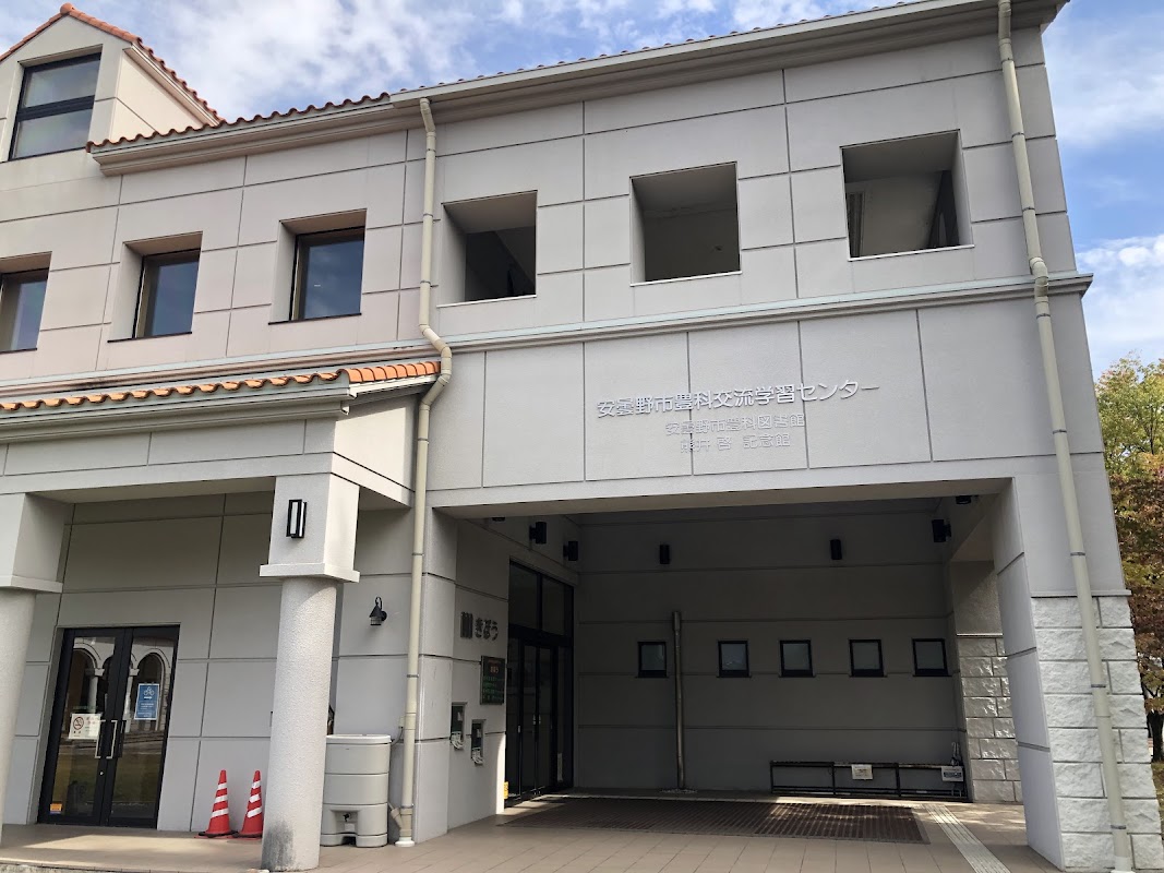 安曇野市豊科図書館