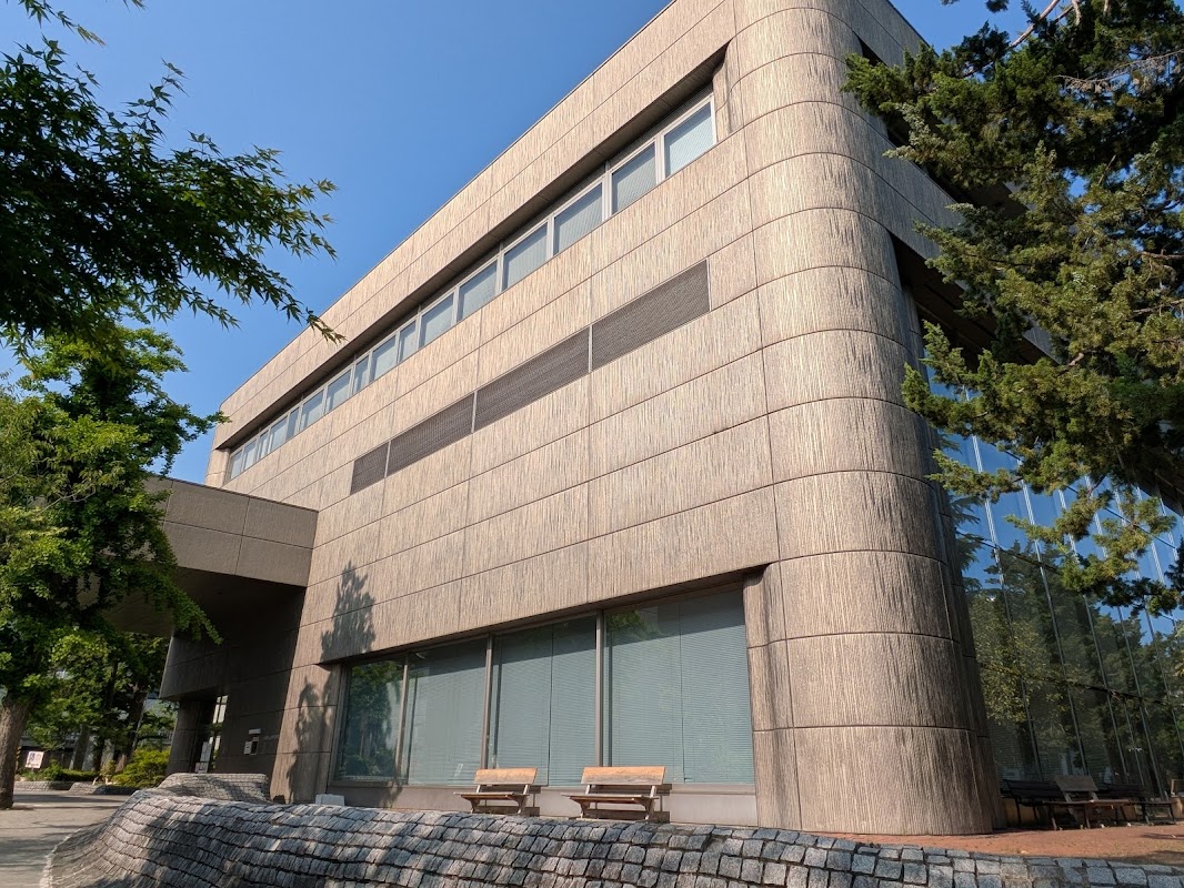 長野市立長野図書館