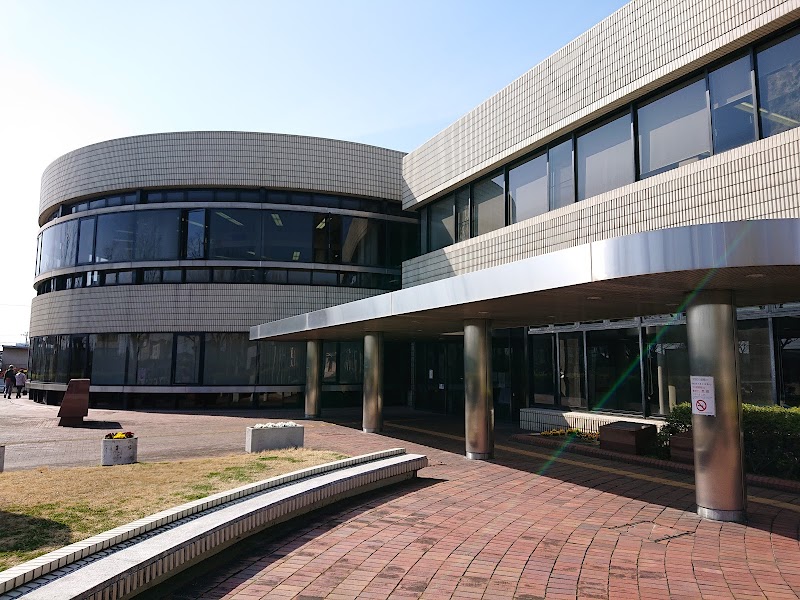 岡山市立中央図書館