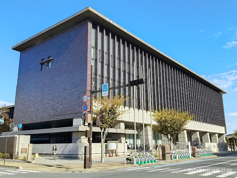 岡山県立図書館
