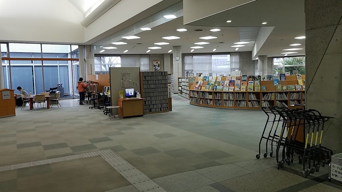 宇部市立図書館