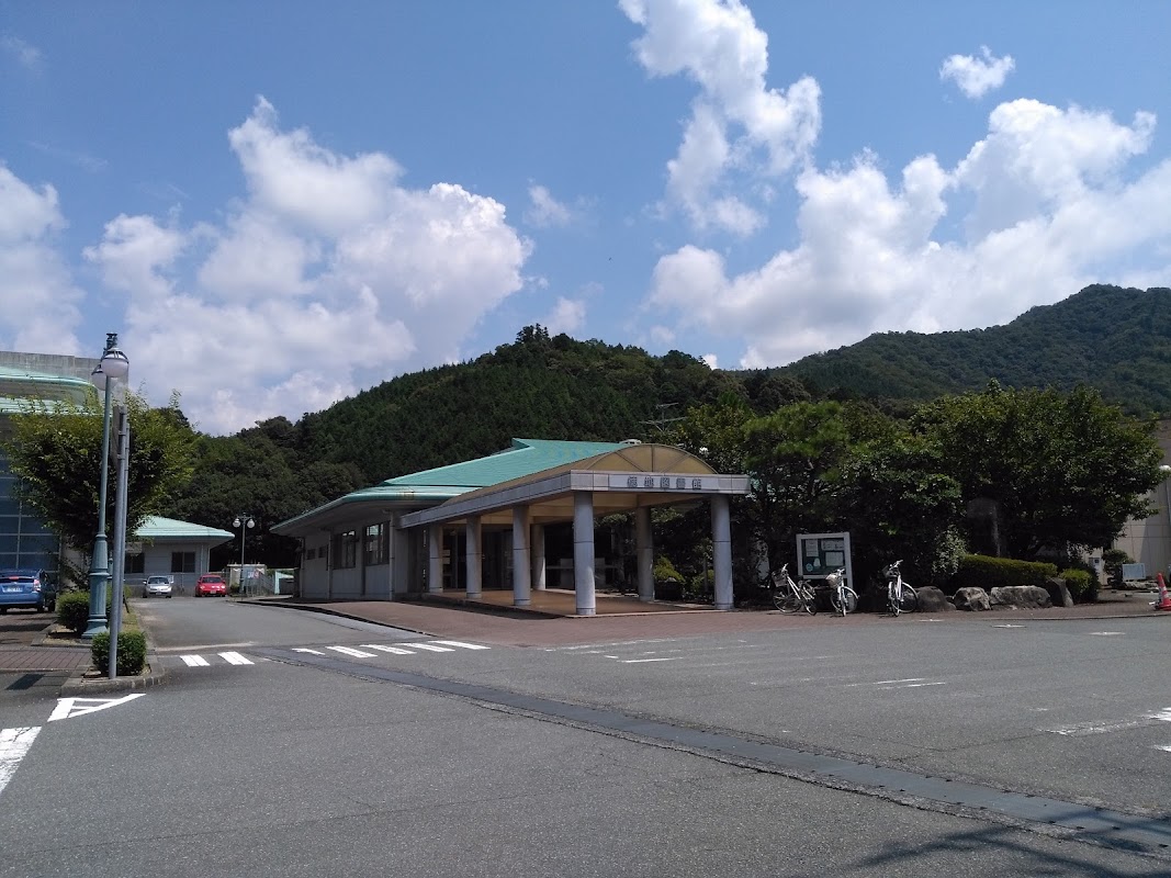 山口市徳地図書館