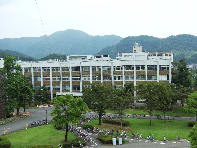 山口大学 総合図書館
