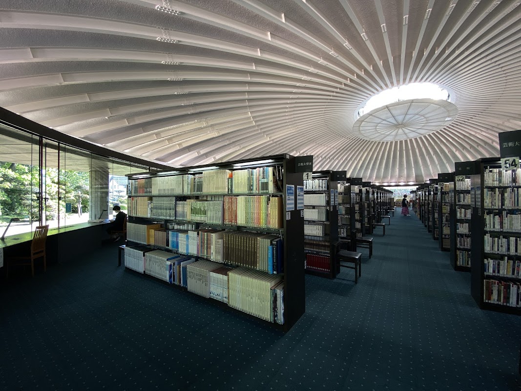 新居浜市立 別子銅山記念図書館（本館）