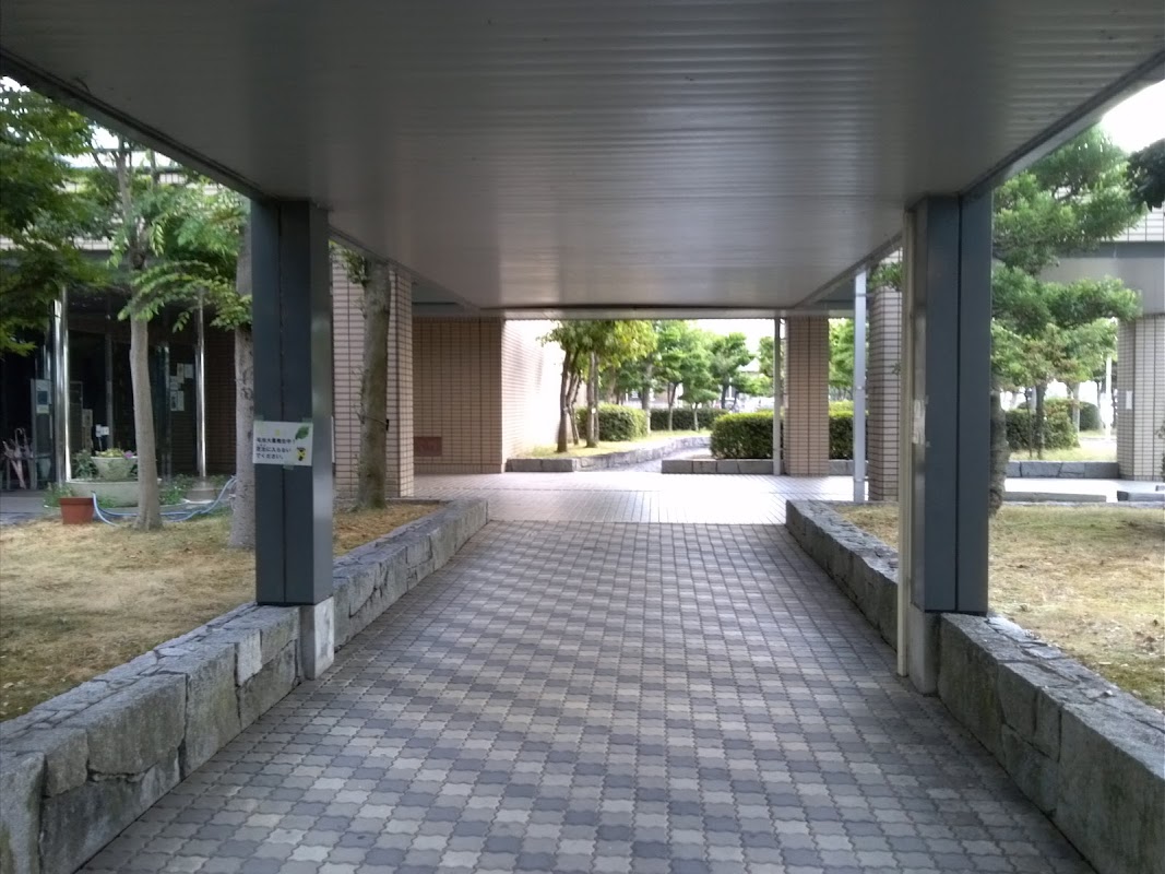 西条市立東予図書館