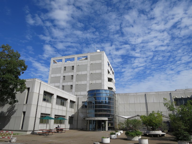 高知大学 学術情報基盤図書館