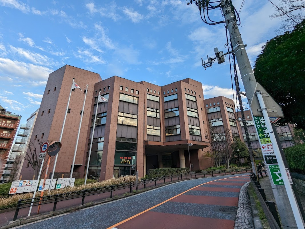 横浜市中央図書館
