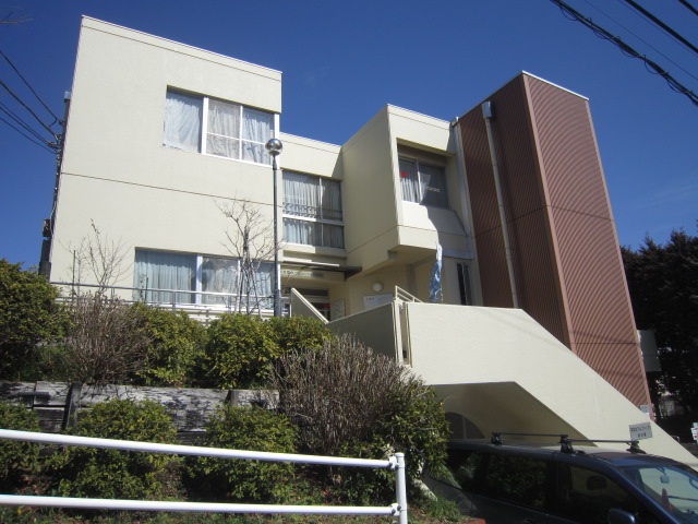 横浜市青葉台コミュニティハウス 本の家