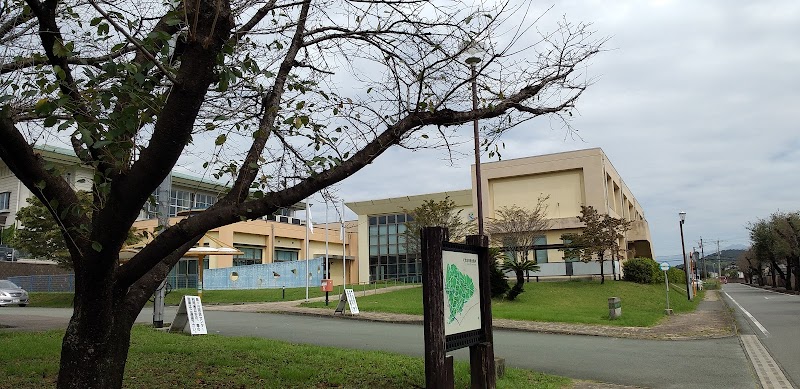 合志市 泉ヶ丘市民センター図書館