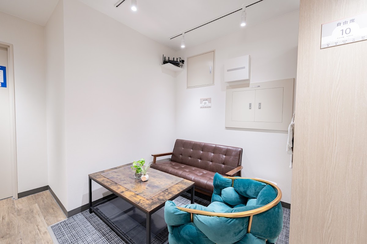 自習室 KAKOI 本郷三丁目駅前店