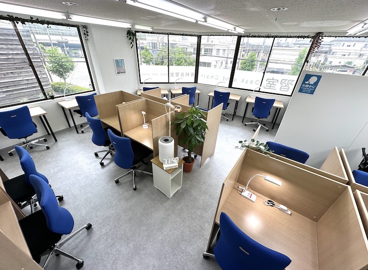【徳島】自習室 Desk and Chair 佐古駅前店