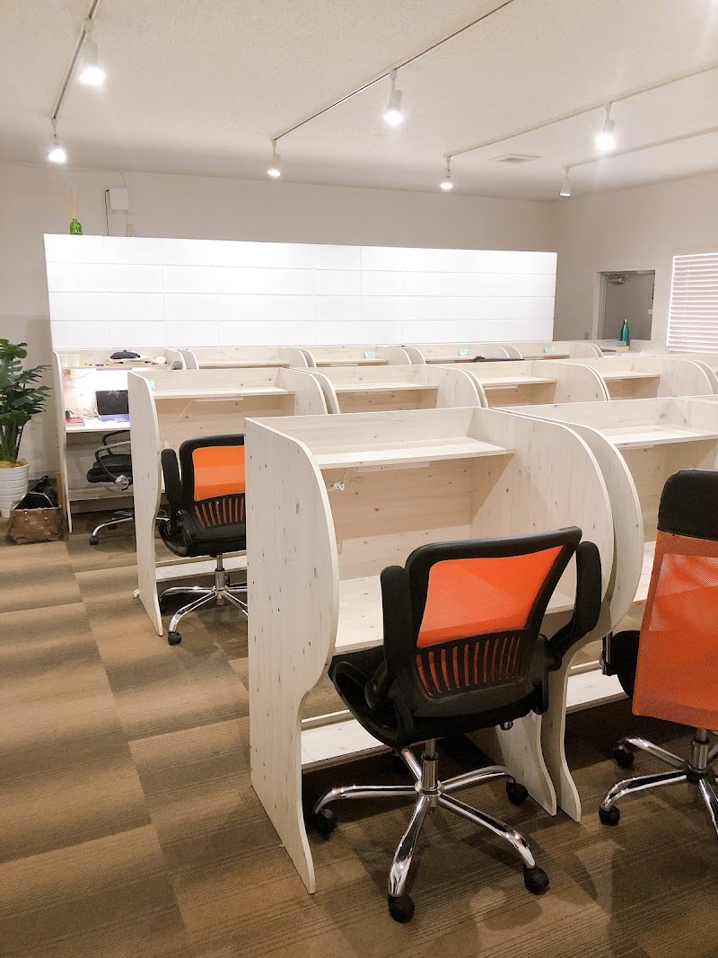 勉強カフェ 那覇ラーニングスタジオ