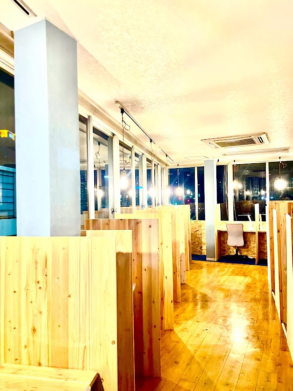 会員制自習室 まち図書カフェ 広島駅前room