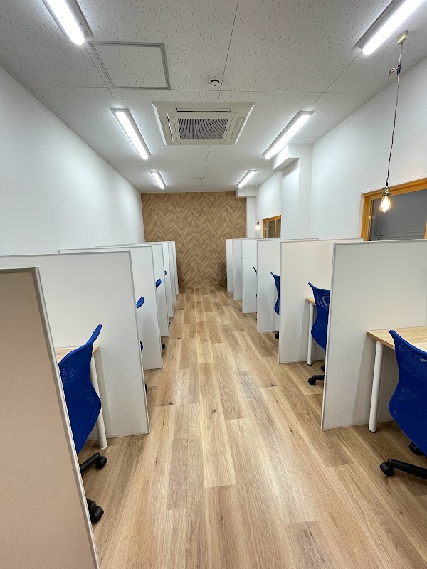 会員制自習室 まち図書カフェ 福山駅room